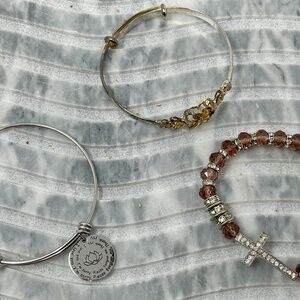 3 Bracelets